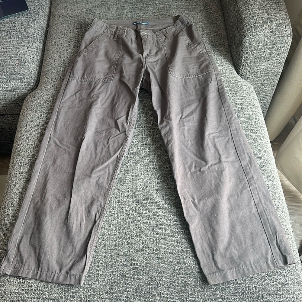 Brandy Melville cropped cargo pants